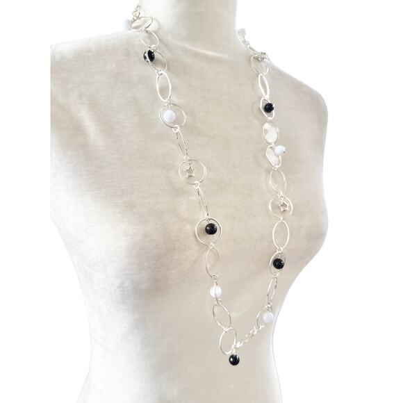 SO NWT Long Black and White Stars Necklace 34” - Picture 2 of 5